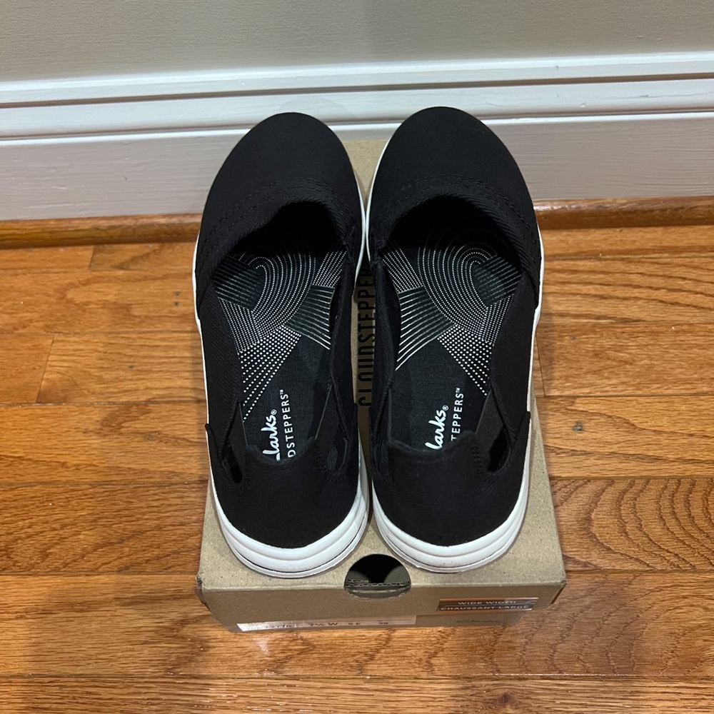 NEW Clarks Cloudsteppers Black Breeze Step II Slip-On Shoes - Size 7.5 Wide - Picture 4 of 11